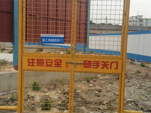 施工（gōng）電梯門2.jpg