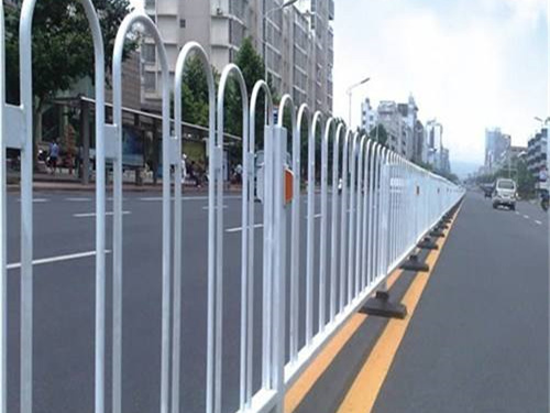 京式交（jiāo）通（tōng）護欄