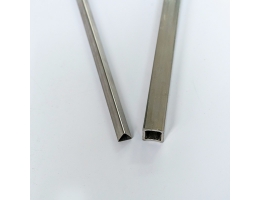 不（bú）鏽鋼精拉管