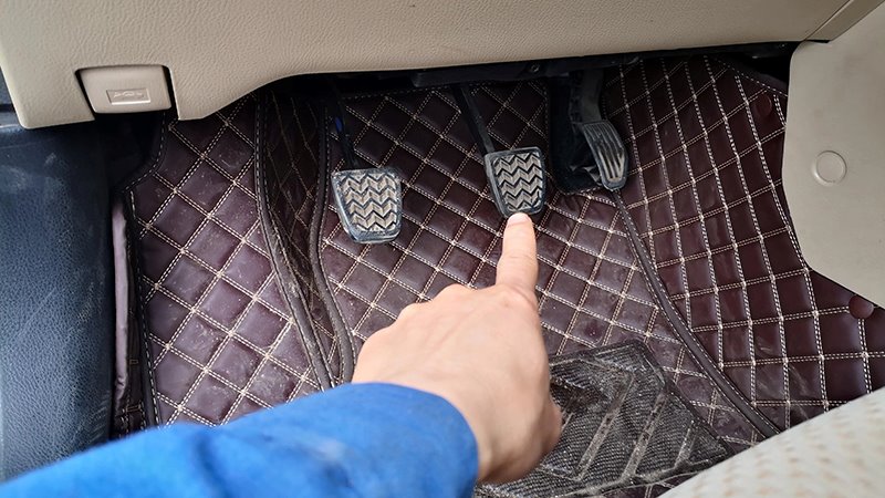 刹車也有小技巧，不能一（yī）踩（cǎi）到底